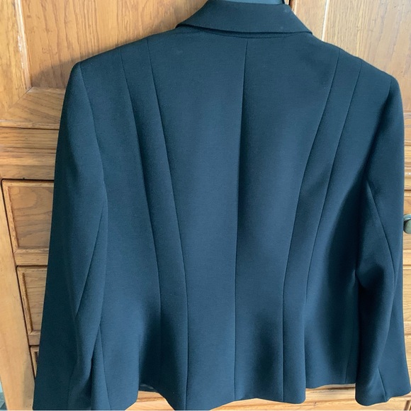 Ladies Blazer - Picture 2 of 4